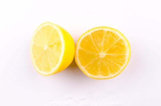Prepare and Apply the Lemon Juice Remedy